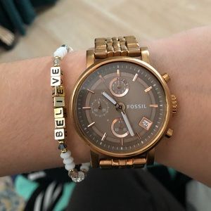 Gold Women’s Fossil Watch- looks brand new